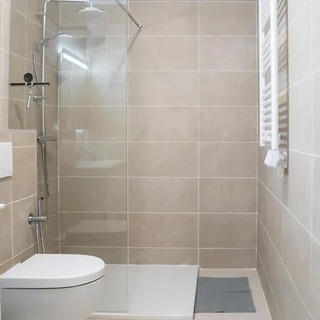 T3 Neuve Centre-ville 6 Couchages 公寓 *