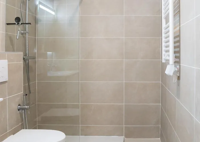 T3 Neuve Centre-ville 6 Couchages Апартаменты *